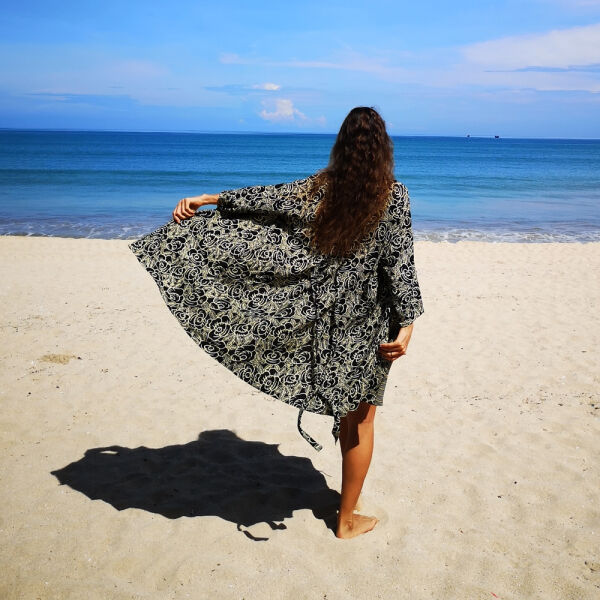 Short Kimono Play the Game